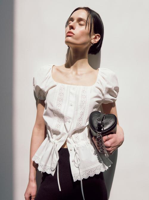 Lace Square Neck Blouse in White VW5MB123-01