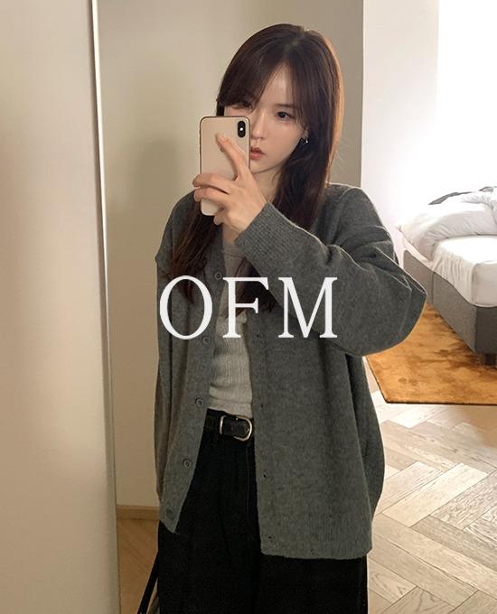 메리어라운드 [신상할인][가을신상🍁][간절기][ofm] 코지 브이넥 루즈핏 가디건 (cd)