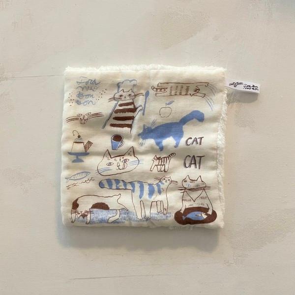 작은 고양이 손수건