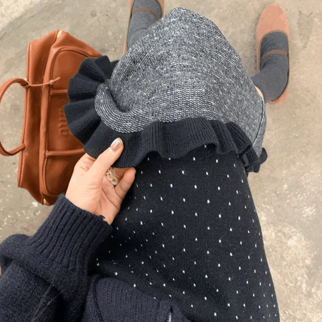 [러블리/포인트룩] 니카 도트 프릴 니트 스커트