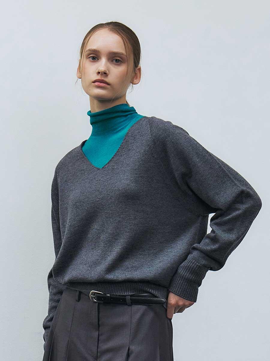 RTF V-NECK WHOLEGARMENT KNIT TOP_CHARCOAL