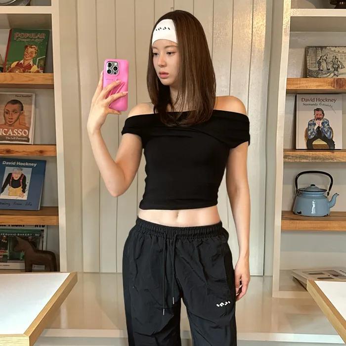 Drape Boat Neck T-Shirt 블랙