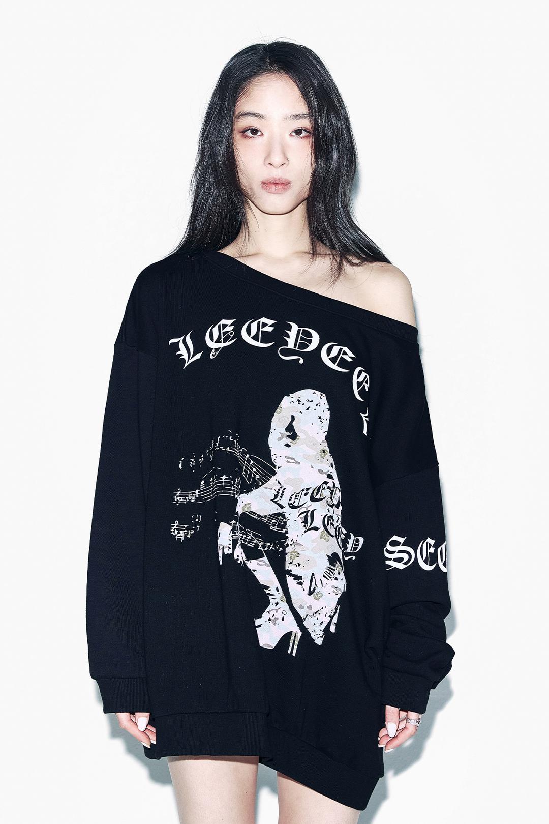 GRAPHICS OFF-SHOULDER SWEATSHIRT BLACK