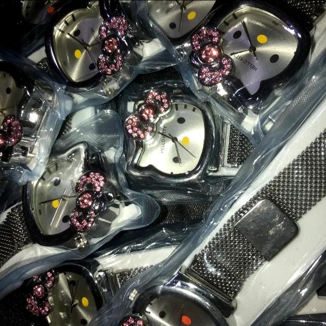 [판매량 1위] 산리오 헬로키티 메탈 시계 / 패션용 팔찌 / bracelet / strap