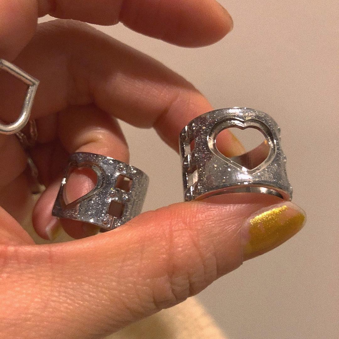 handcuffs RING glitter #LA18500R  ハンドカフスリング/シルバー・ラメ | LANIE powered by BASE