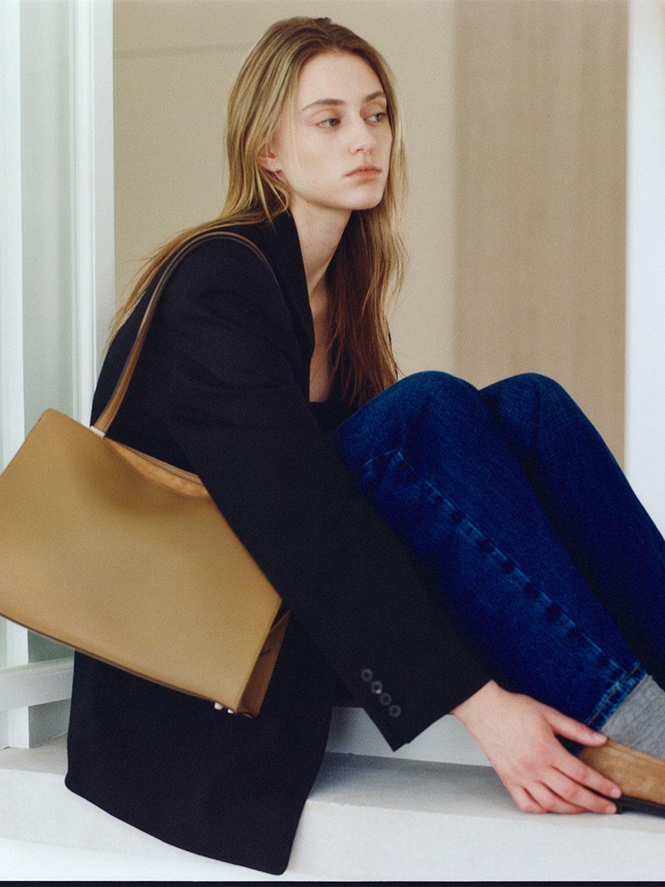 Pris Shoulder Medium FA4AB297-BA