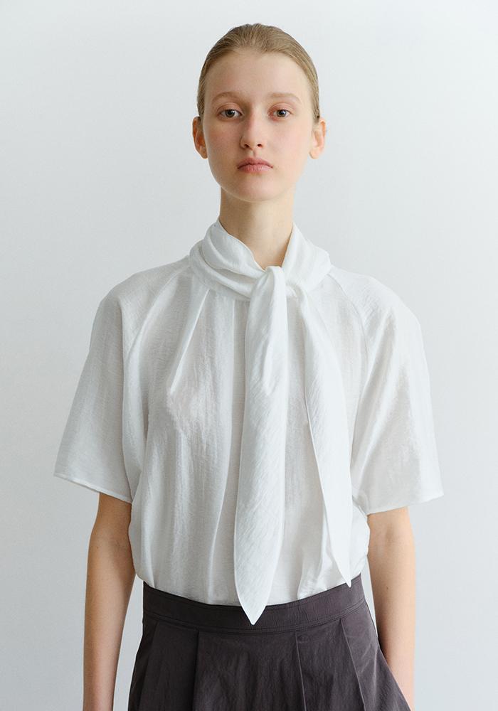 [2nd REORDER] HIGH NECK TIE HALF BLOUSE_IVORY