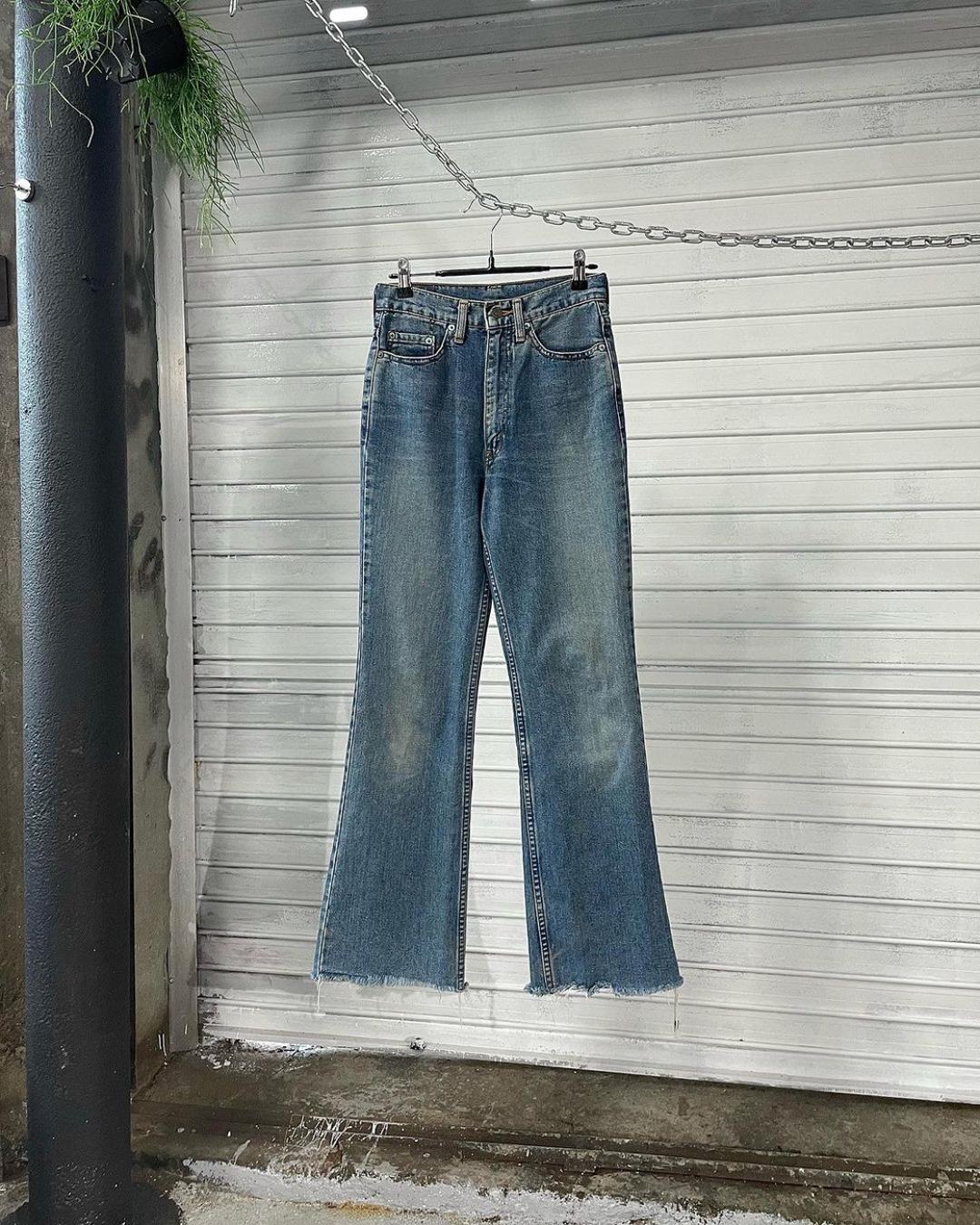 𝟵𝟬𝘀 𝗟𝗲𝘃𝗶'𝘀 𝟱𝟭𝟳