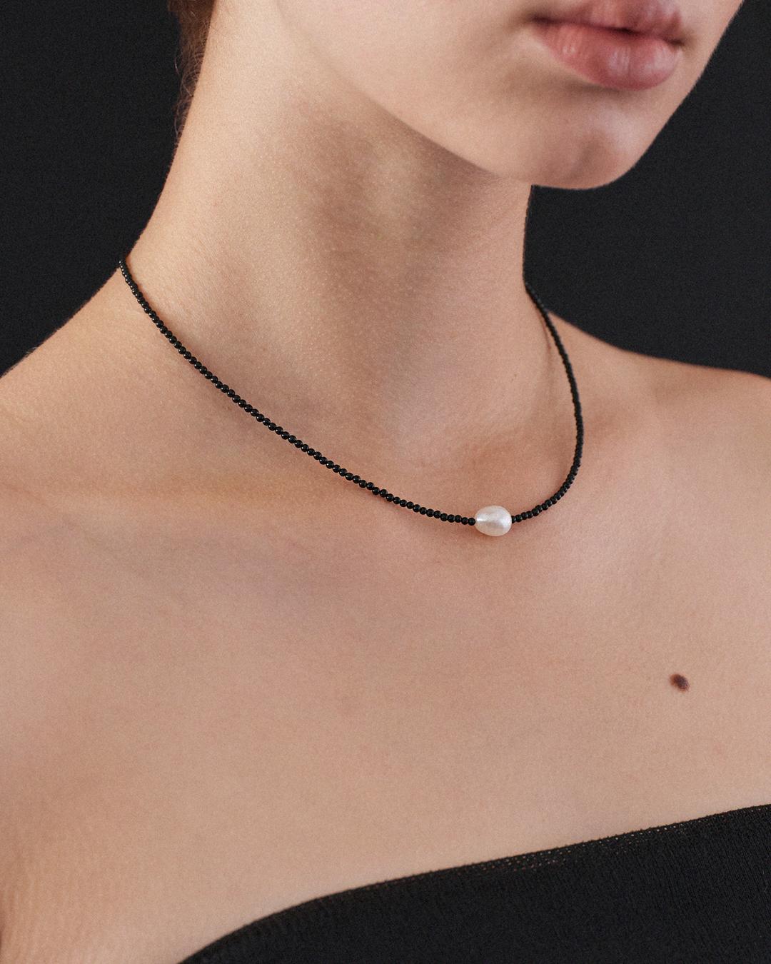 Noir Pearl Necklace