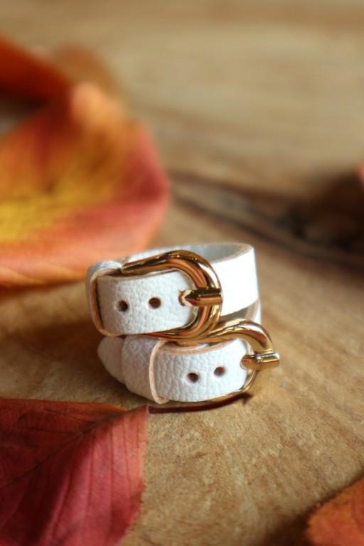 반다레더, 가죽 버클 반지