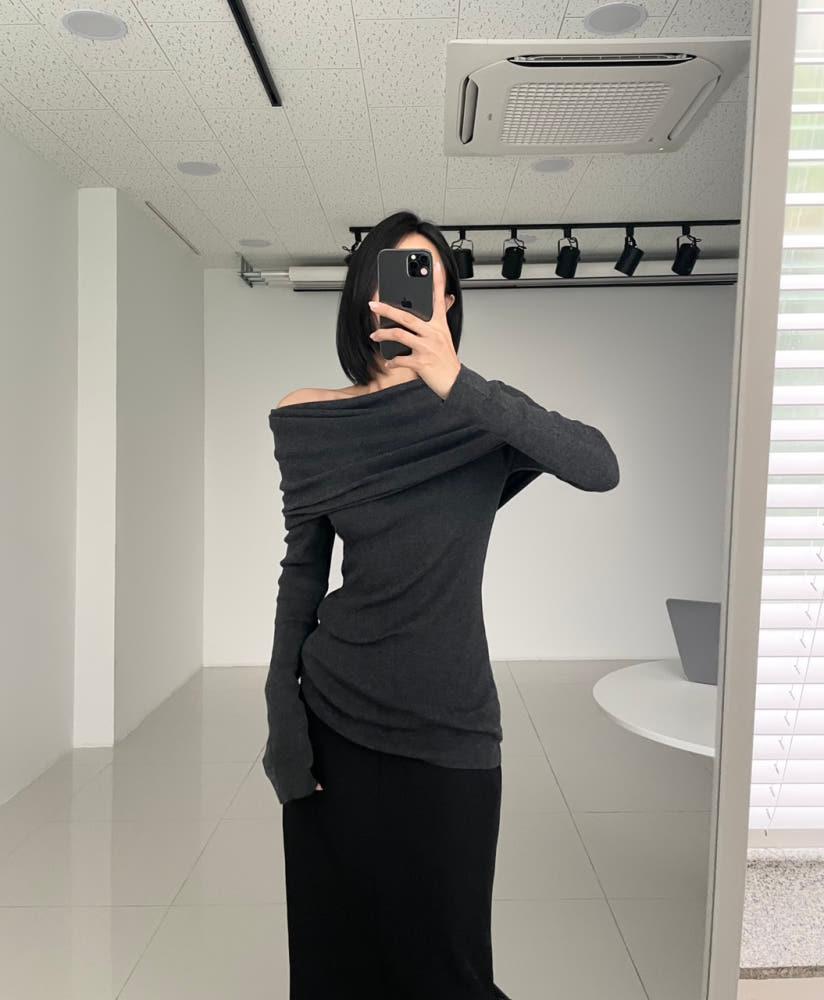 여성 연말룩 소프트 터치 오프숄더 니트 (차콜)