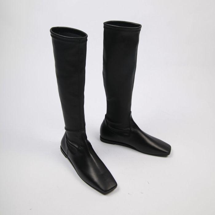 [blanc sur blanc] Leo Stretch Lamb Skin Boots Black