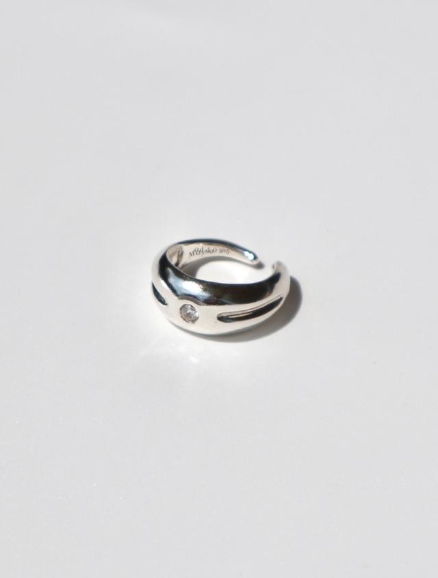 Open cubic ring