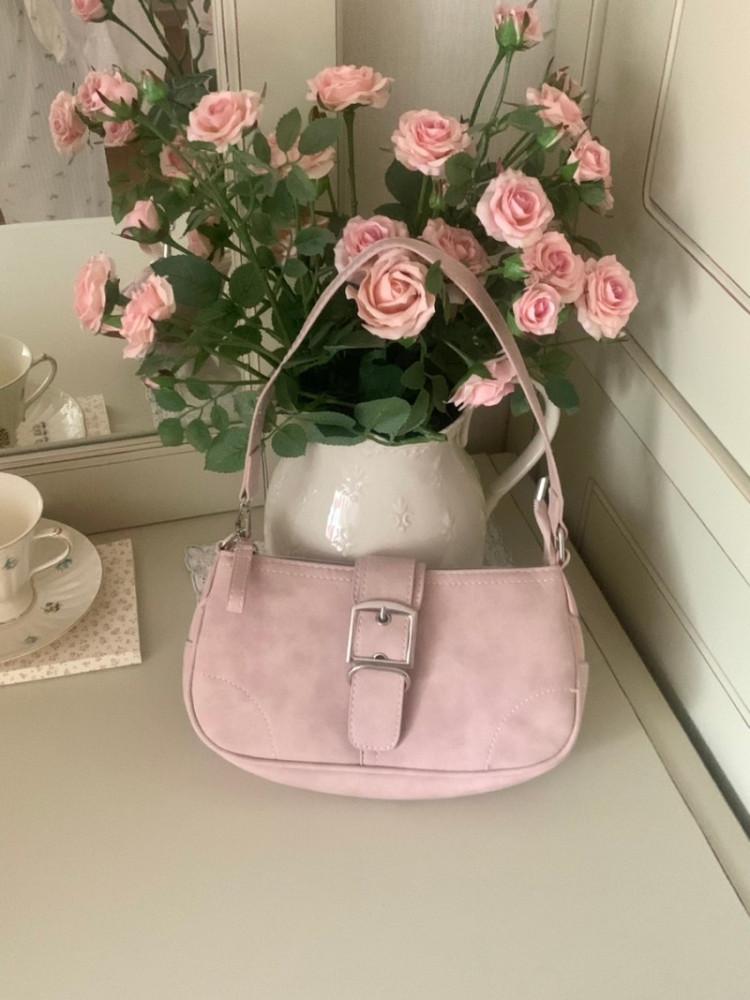 Fall in pink bag 🩰