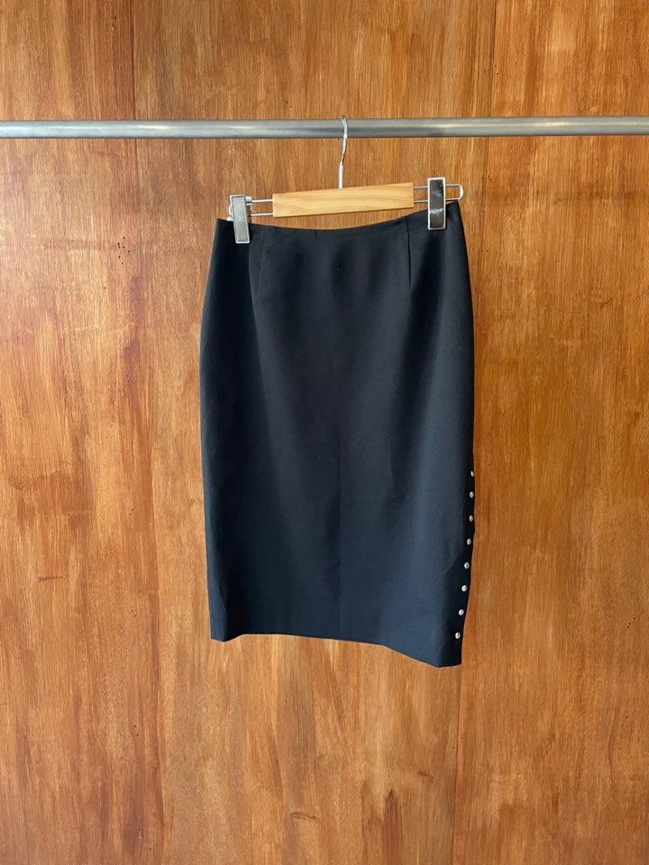 Black side button pencil skirt