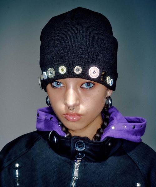 TOMI BUTTON BEANIE BLACK