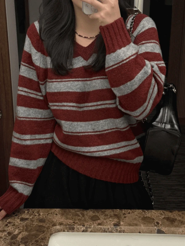 인베이 스트라이프 브이넥 니트