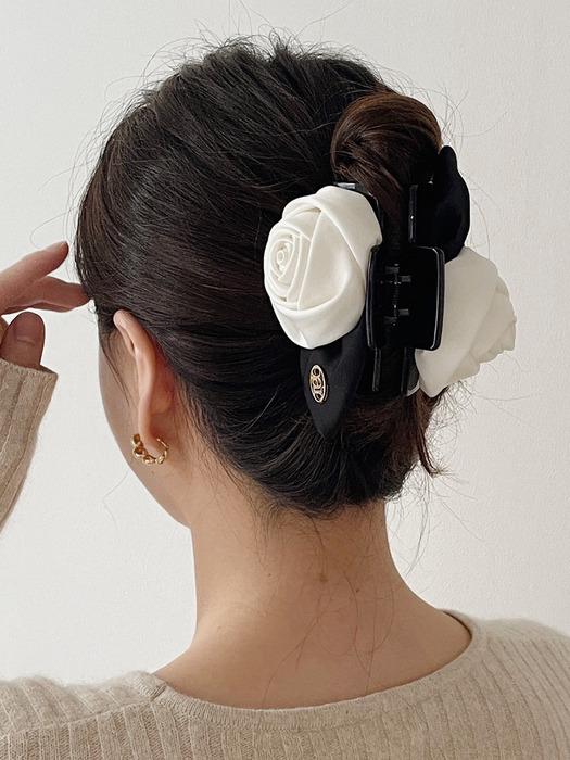 Monotone Rose Hair Claw