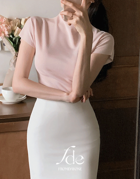 프롬데이원 [니트 라이크/하객룩🖤/자체제작] 쉬즈 여리 하프넥 티(반목/캡소매/반팔/골지/오피스룩/데이트룩/소개팅룩)