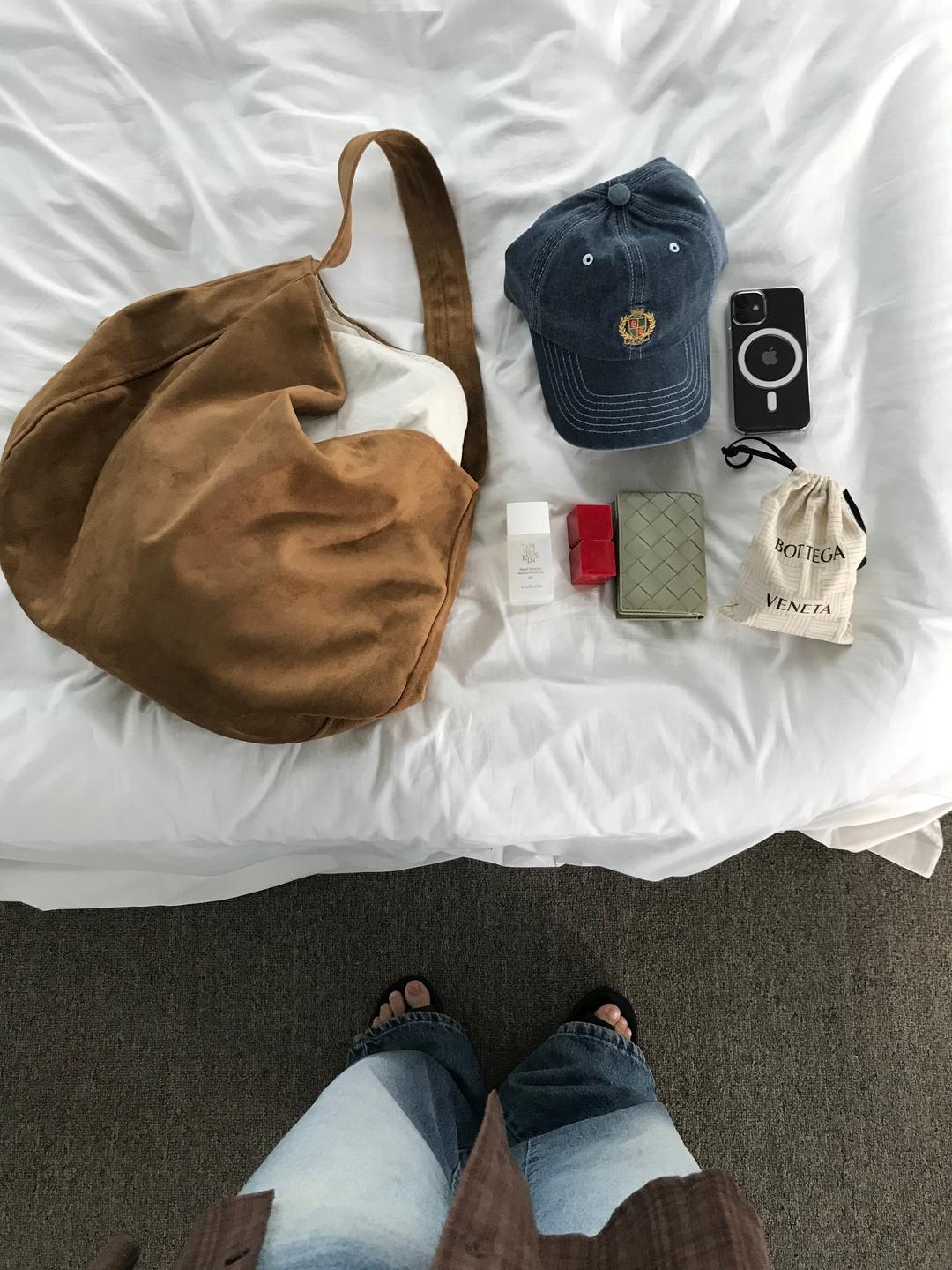 틸다 스웨이드 숄더백