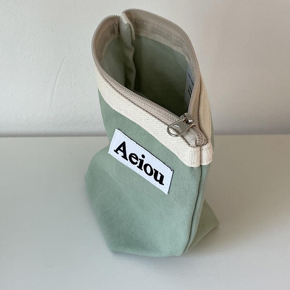 Aeiou Basic Pouch (M size) Baked Pistachio
