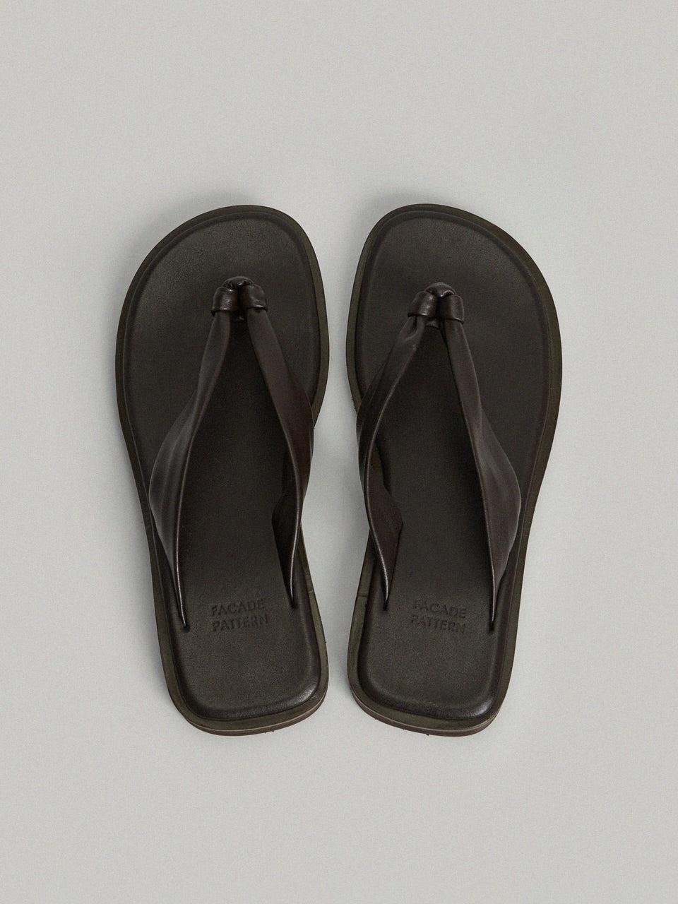 라운드 토 플러피 샌들_chocolate