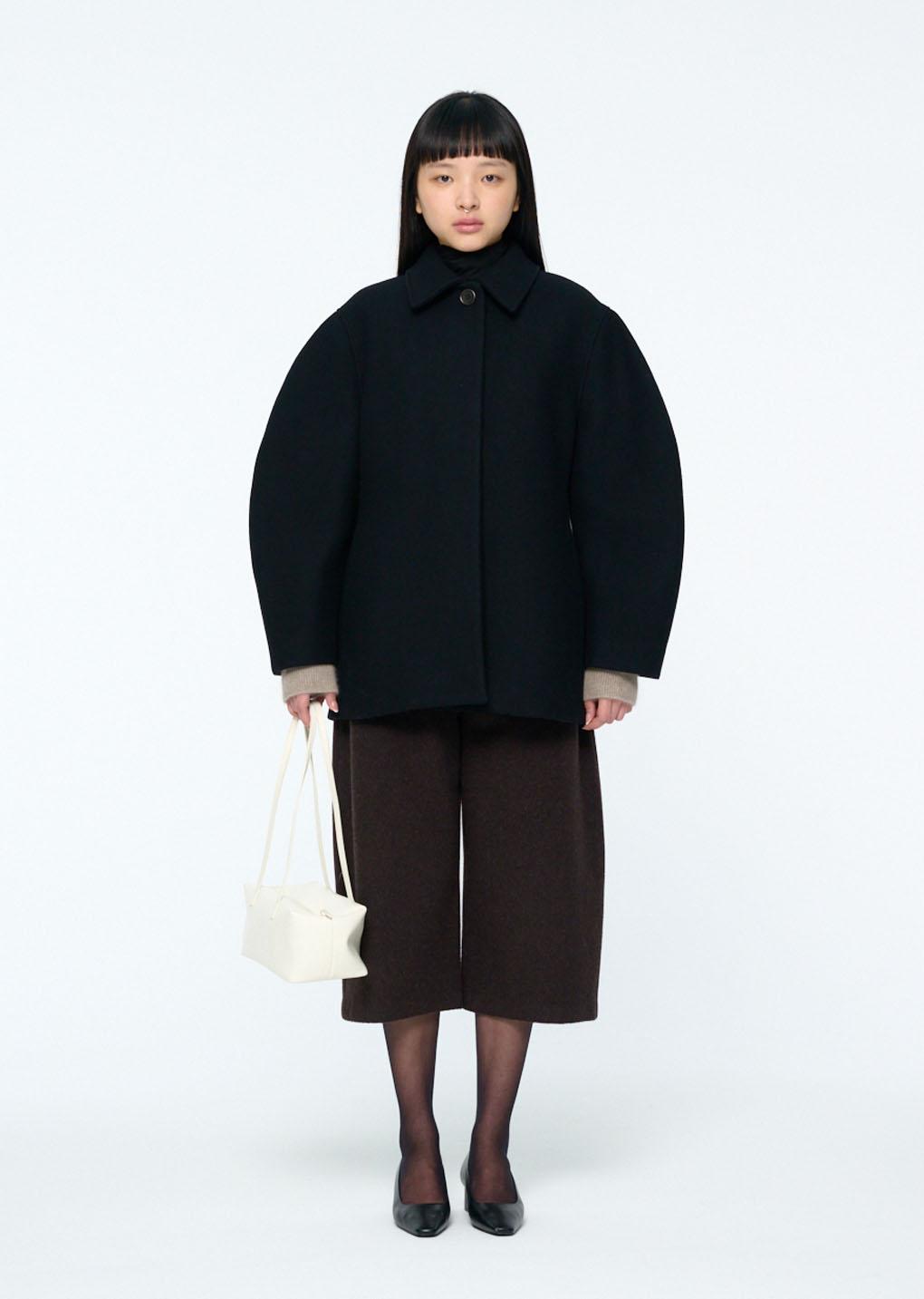 hourglass half coat, black