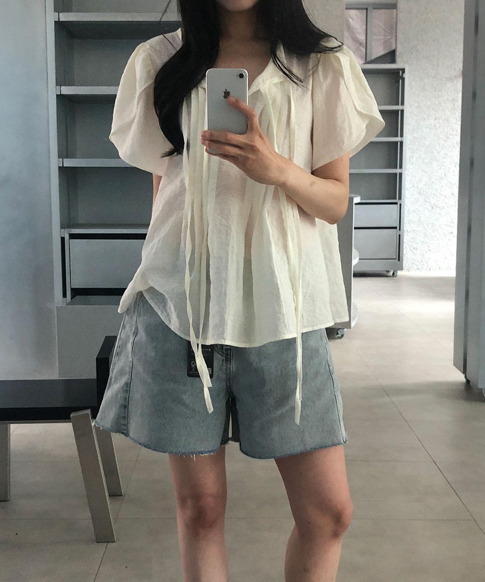 Bloom String Blouse (2Colors) *7일 소요 예정