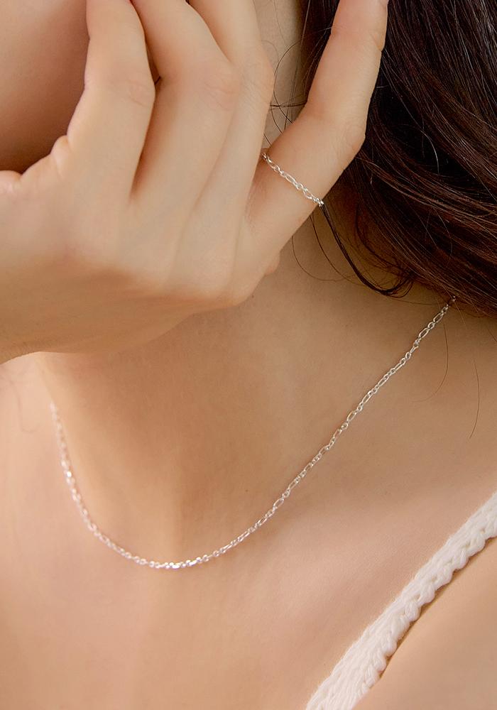 W Chain Silver Necklace (43cm)