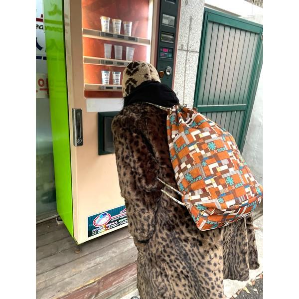 [R45C] pile of bricks vintage string bag (camel)
