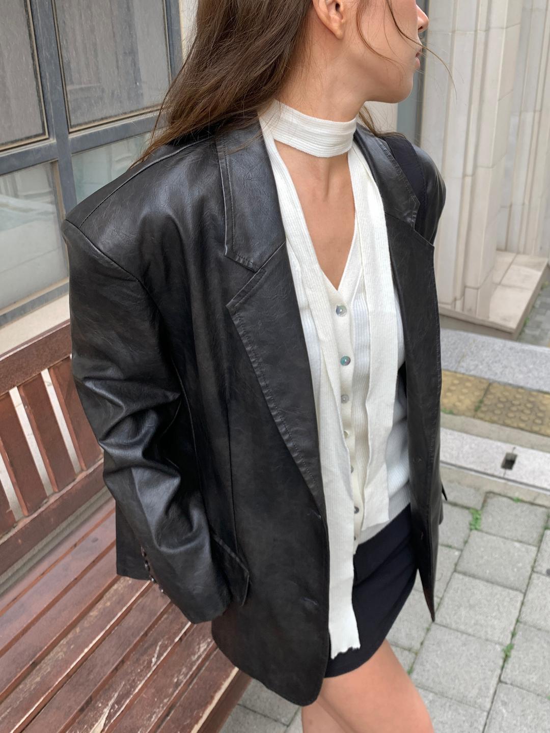 온마인드 BOXY LEATHER JACKET