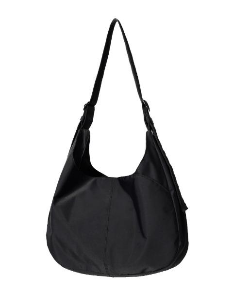 [MAZI UNTITLED] FAVE BAG (BLACK)