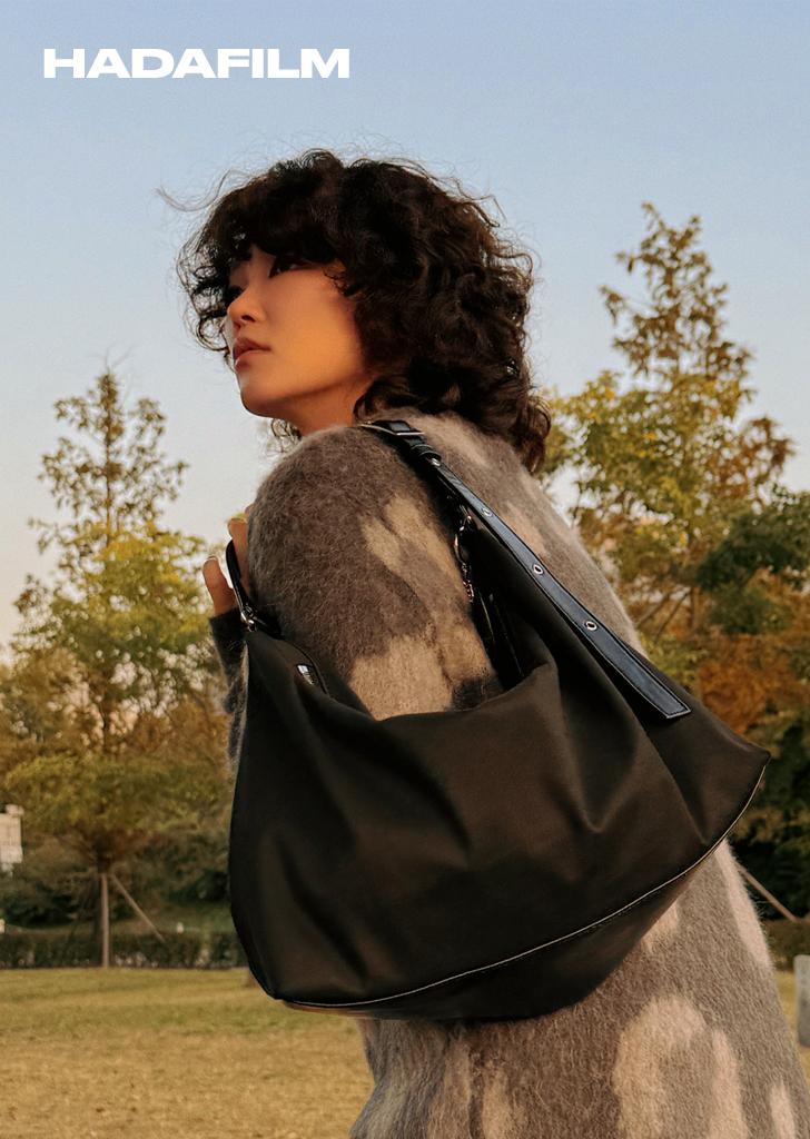 [PLASTIC] Vegan Hobo bag