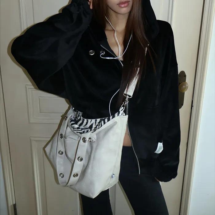 [유미PICK] EYELET LEATHER BAG (VER.2) - BEIGE