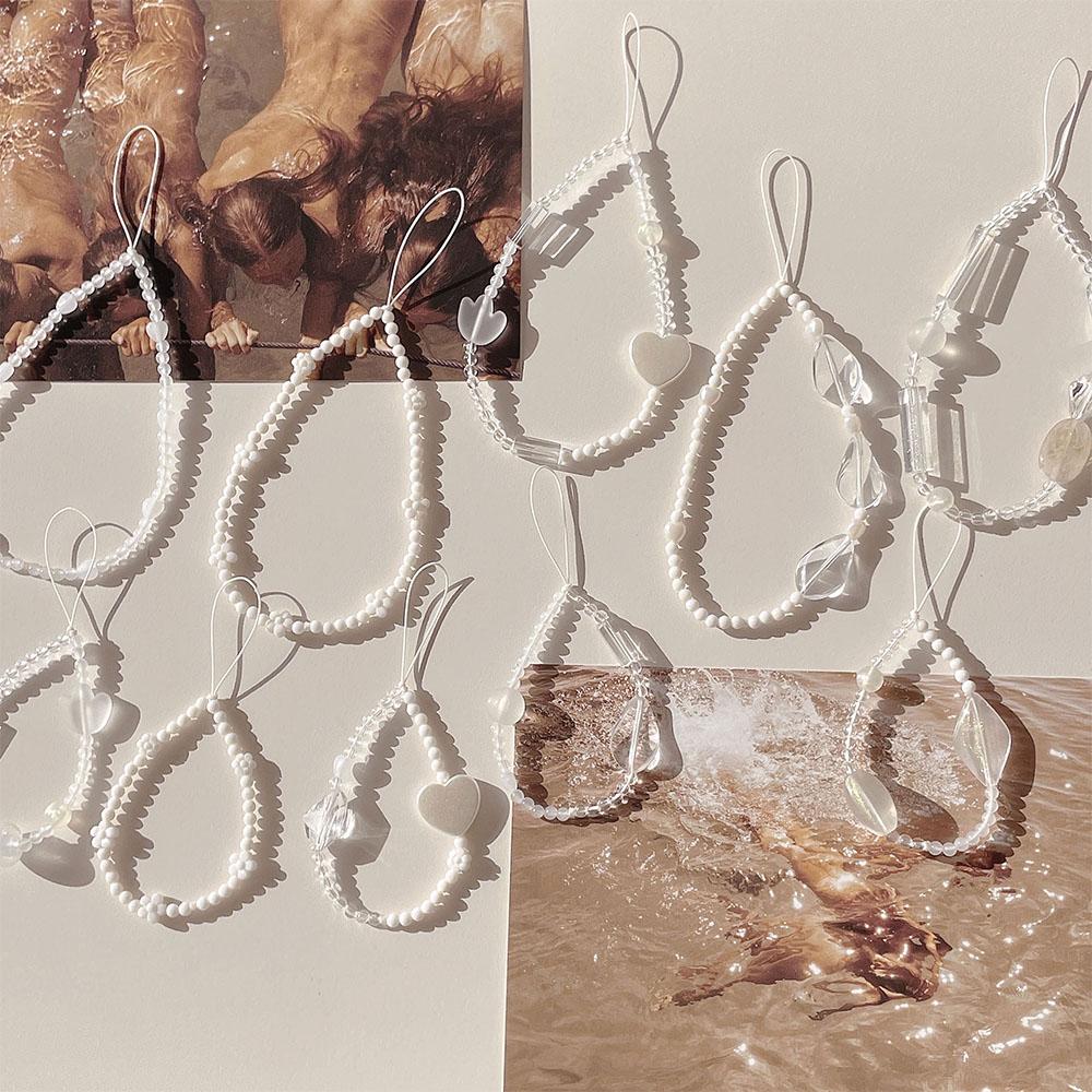 청순 여리 화이트 비즈스트랩 핸드폰줄 키링