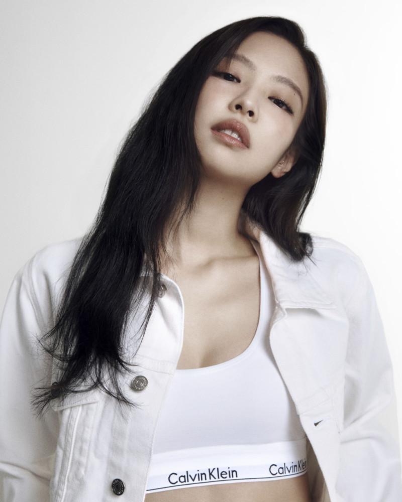 #FW24 Reorder [공식] (JENNIE’s LOOK) 여성 모던 코튼 레이서백 브라렛 QF3785AD-100 QF3785AD100