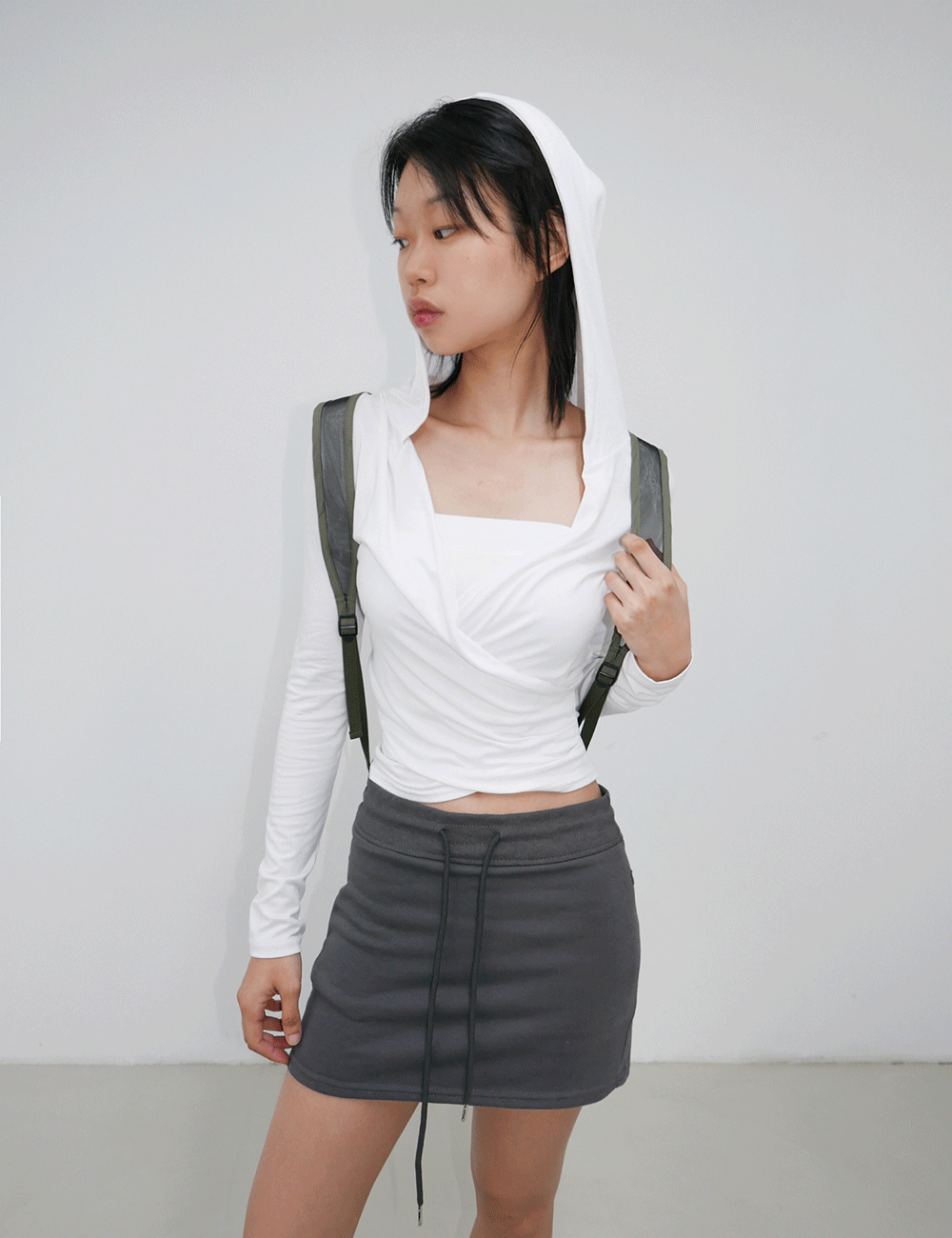 위위미유 (24FW재진행) BALLET HOOD WRAP T / 발레 후드 랩 티