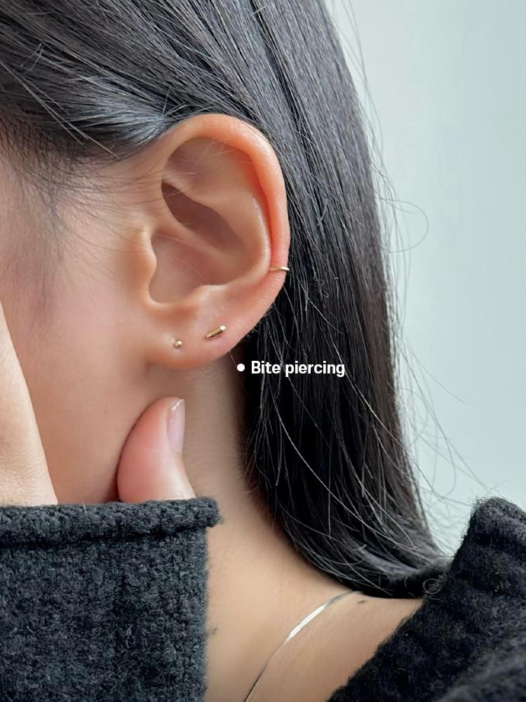 르앙 14k 바이트 피어싱 / 심플한 스틱 바 피어싱 귀걸이 두께