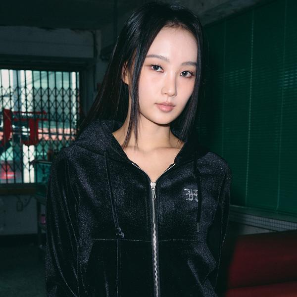 벨루아 후드 집업 [블랙]