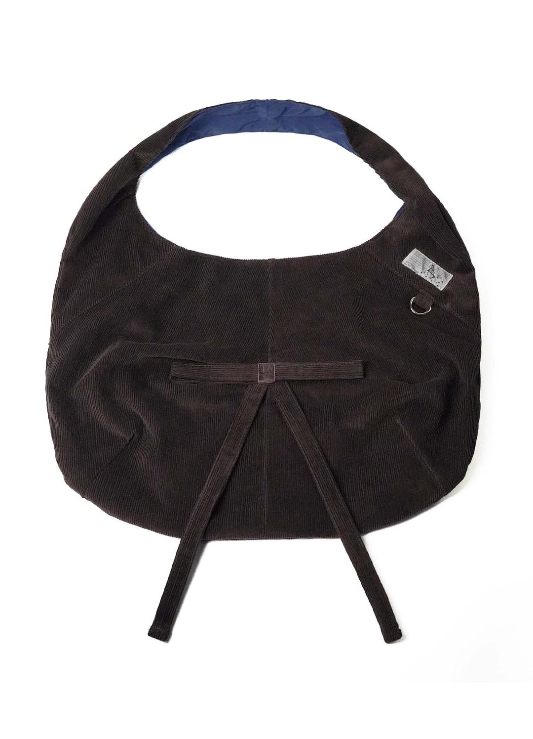 [빅토리아 슈즈 X 얀시시] 리버시블 보우 코듀로이 백 - 브라운