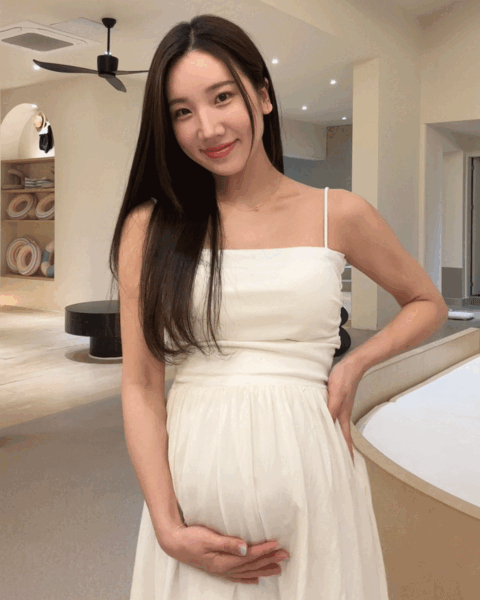 루시드라잇 슈가 캡내장 레이어드 플레어 임산부원피스
