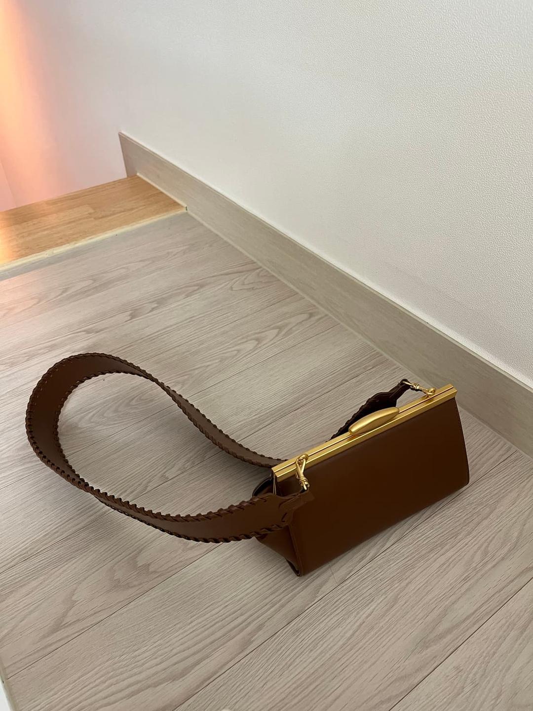 레이크넨 크로스백 카멜 | 후루츠패밀리