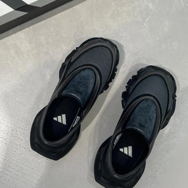 아디다스 XLG 러너뮬 블랙 다크 울프 그레이 JS4529