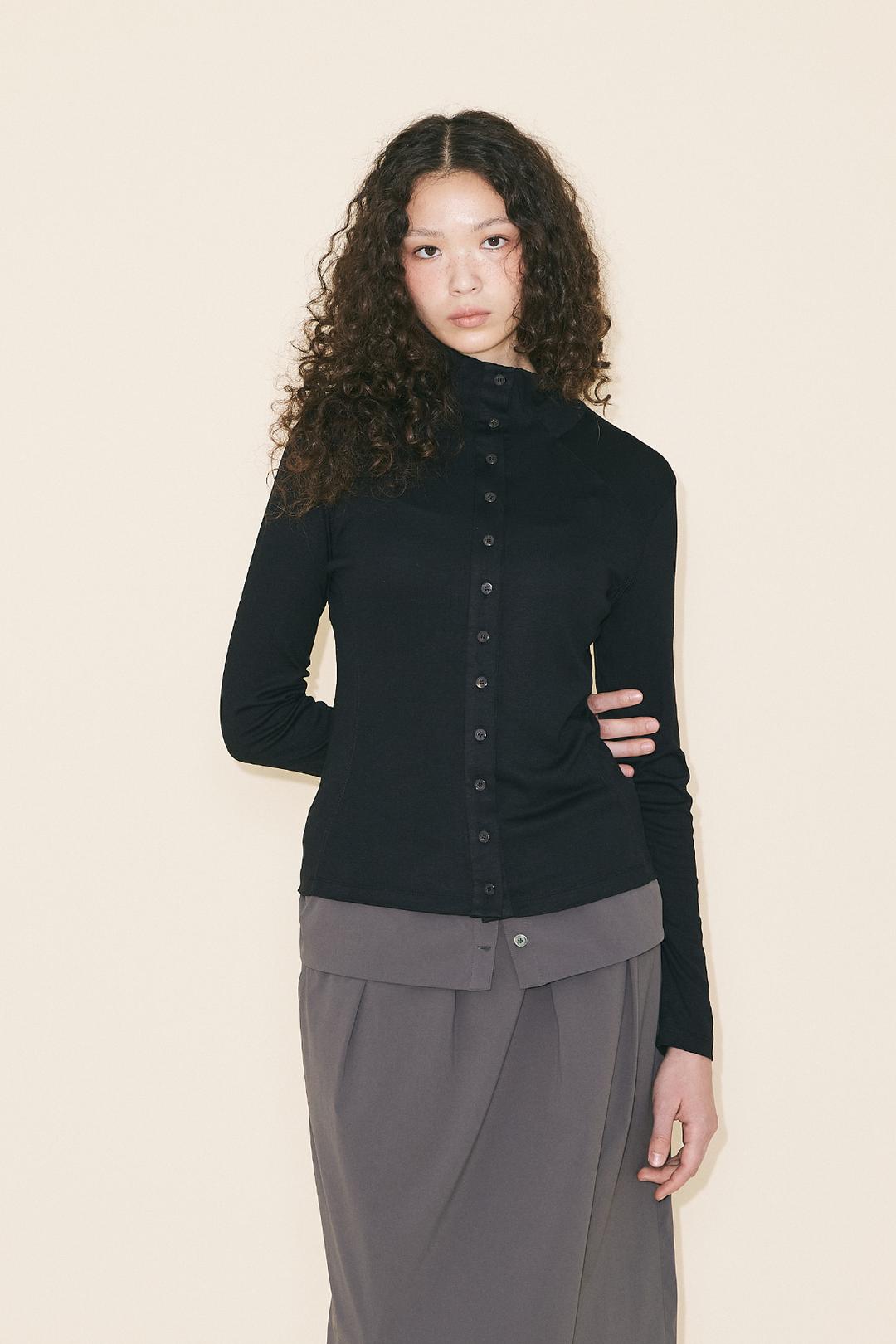 BUTTON REVERSIBLE T-SHIRT - BLACK