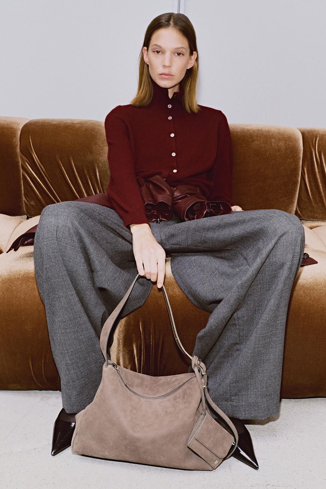 RENAI shoulder Medium Nubuck B016-M3