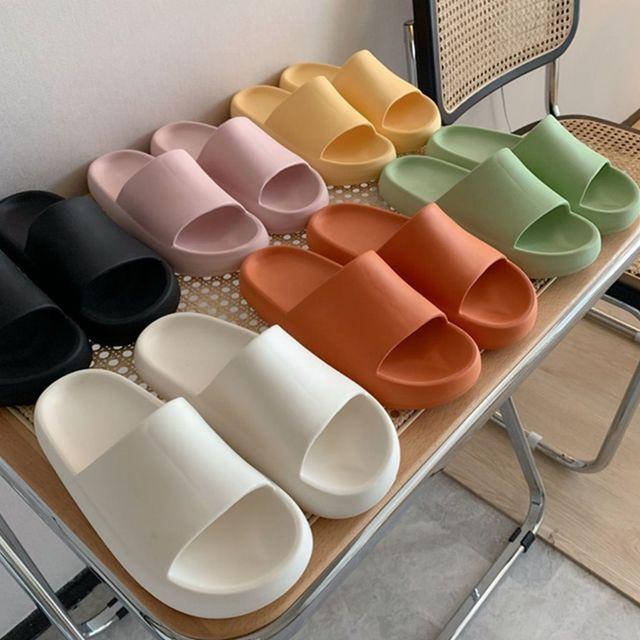 [신상할인/초특가] 도림 귀여운 퓨어 구름 슬리퍼 학교 사무실 욕실 거실 층간소음방지 발편한 실내화 미끄럼방지 마카롱 커플아이템 키높이