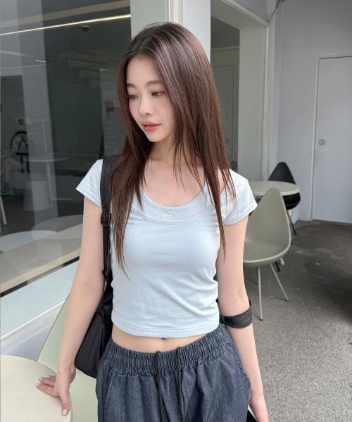 레이어드 스트랩 반팔 티셔츠 [스카이블루]