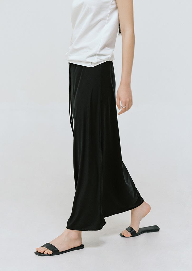 Silky long skirt / Black