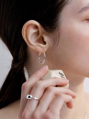 classic hoop earring-l
