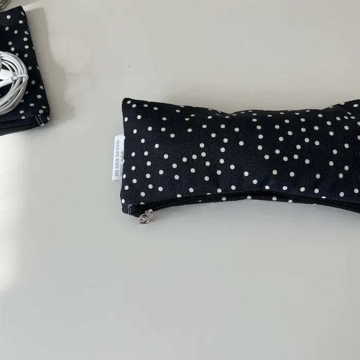 블랙 도트 필통